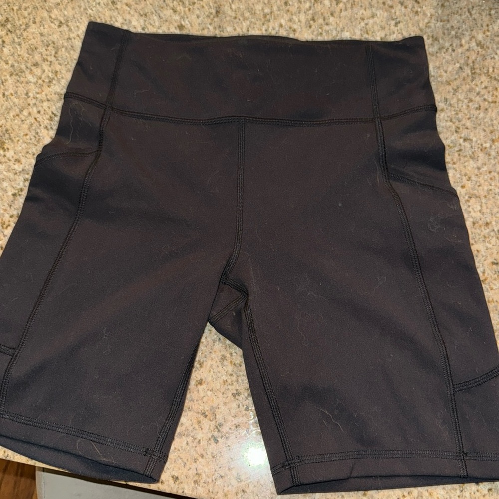 Lululemon 8” inseam shorts with pockets